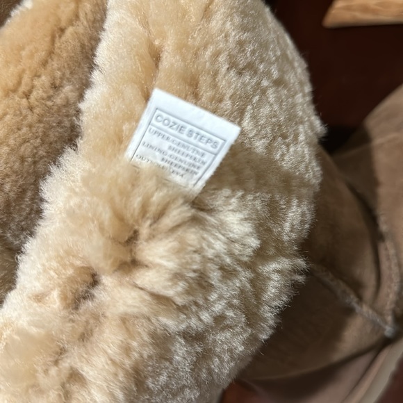 Cozie Steps size 9 chestnut tall genuine sheepskin. - Picture 8 of 8